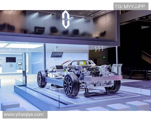 FPX战队进攻革新之路解析：战术创新与团队协作的完美结合